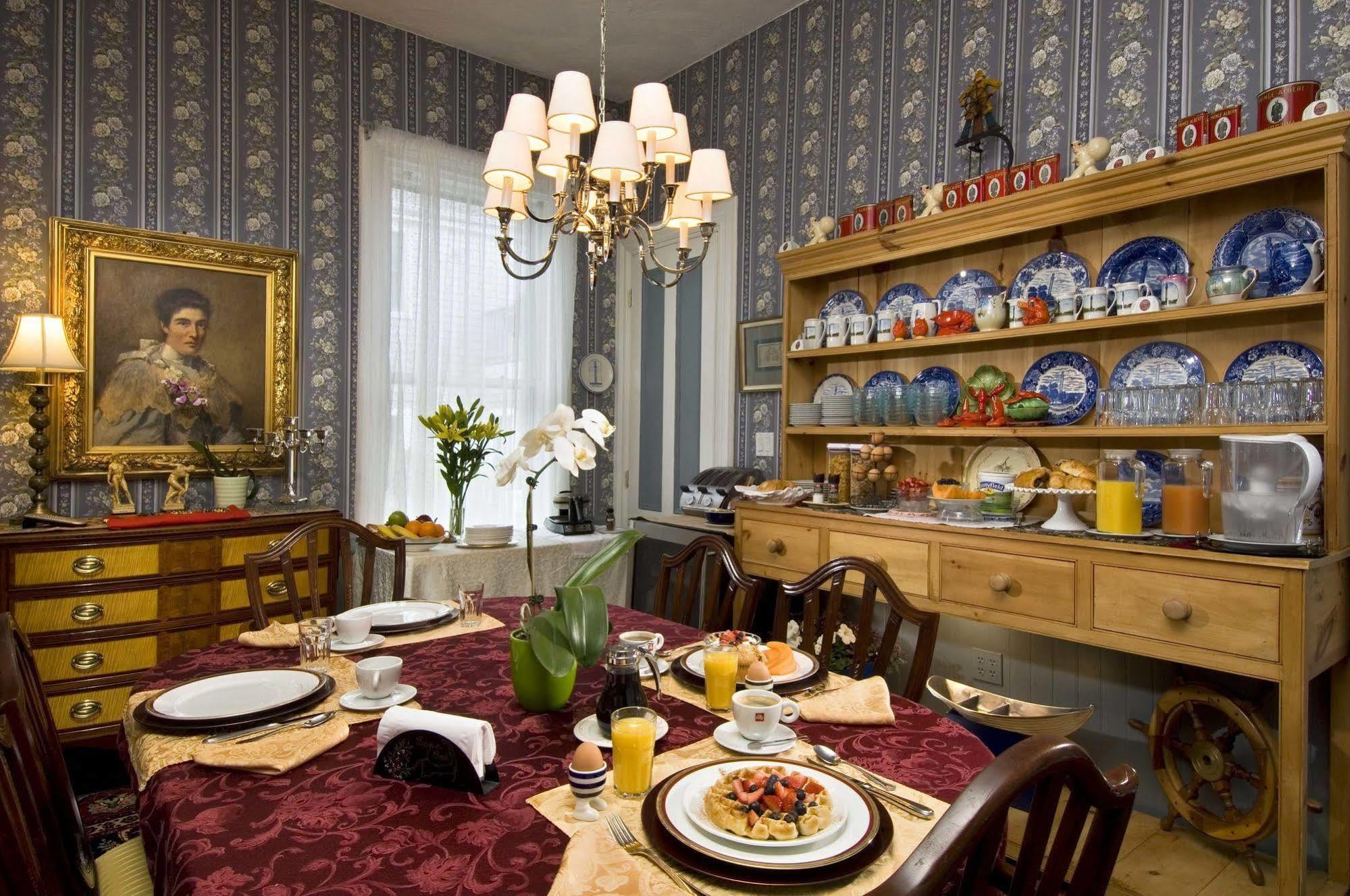 Prince Albert Guest House, Провинстаун Экстерьер фото